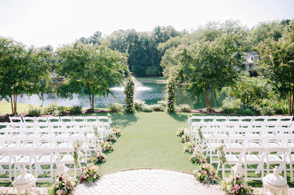 Lake View Lawn outdoor wedding ceremony at Walnut Hill
